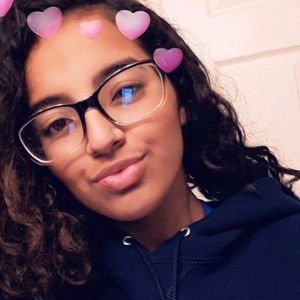 Meet your Posher, Dulce lopez